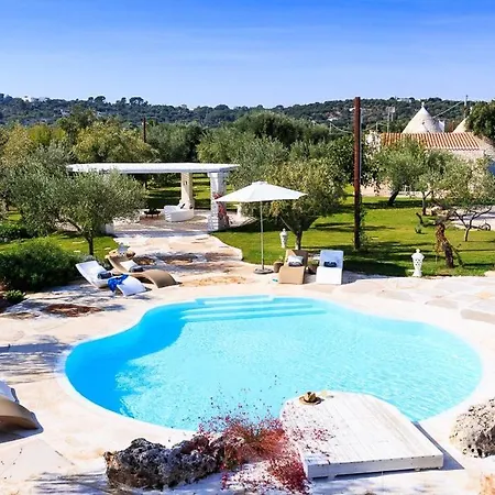Trulli Rosalinda Villa *